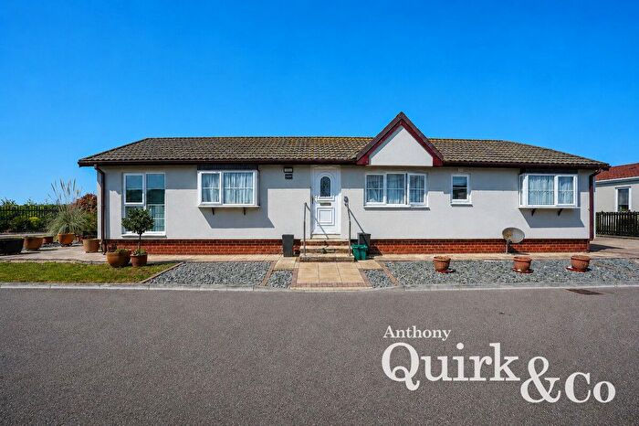 2 Bedroom Park Home For Sale In Creek Road, Canvey Island, SS8