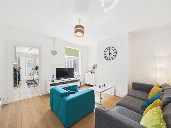 3 Bedroom Terraced House For Sale In Mcintyre Road, Worcester, Worcestershire, WR2