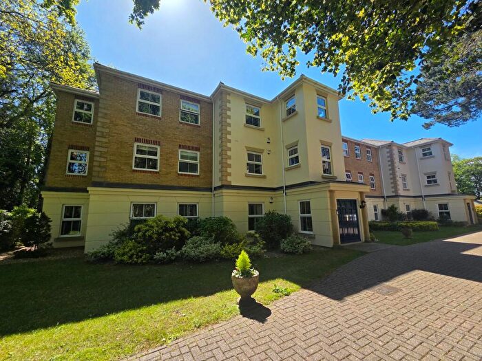 3 Bedroom Apartment For Sale In , Wilderton Road West, Branksome Park, BH13