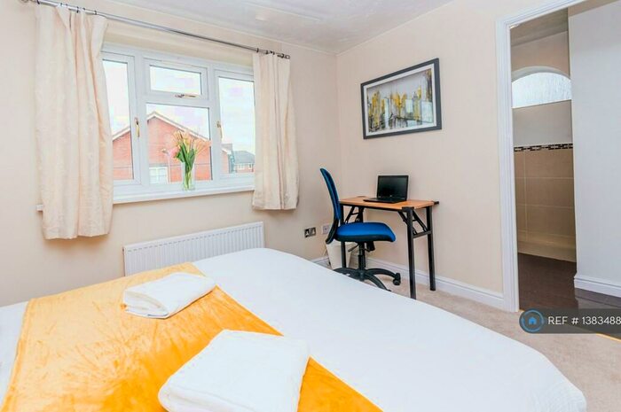 4 Bedroom Detached House To Rent In Coalmans Way, Burnham, SL1