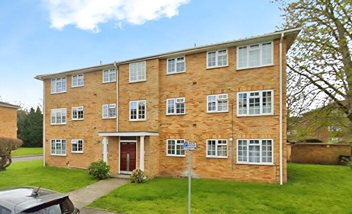 3 Bedroom Flat To Rent In Waters Drive, Staines-On -Thames, TW18