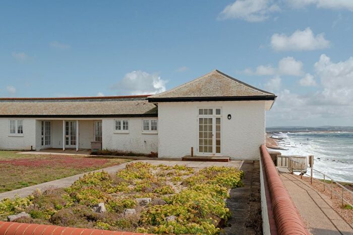 3 Bedroom Bungalow For Sale In The White House, Milford On Sea, Hampshire, SO41