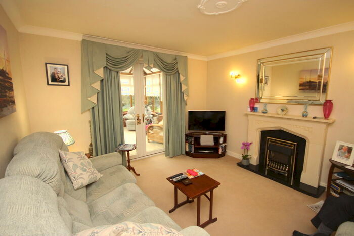4 Bedroom Detached Bungalow For Sale In Burnt House Road, West Monkseaton, Whitley Bay, NE25