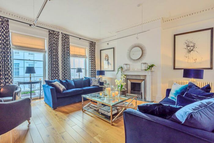 2 Bedroom Flat To Rent In Crescent Place, Cheltenham, GL50