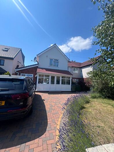 3 Bedroom Semi Detached House For Sale In Brandhall Road, Oldbury, West Midlands, B68