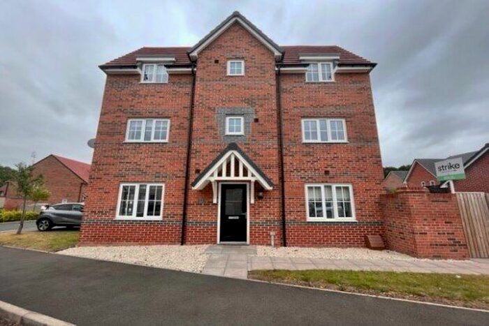 4 Bedroom Property To Rent In Monarch Place, Sandbach, CW11