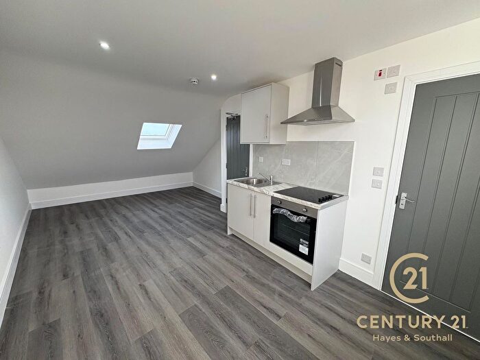 6 Bedroom Semi Detached House To Rent In Enderley Road, HA3