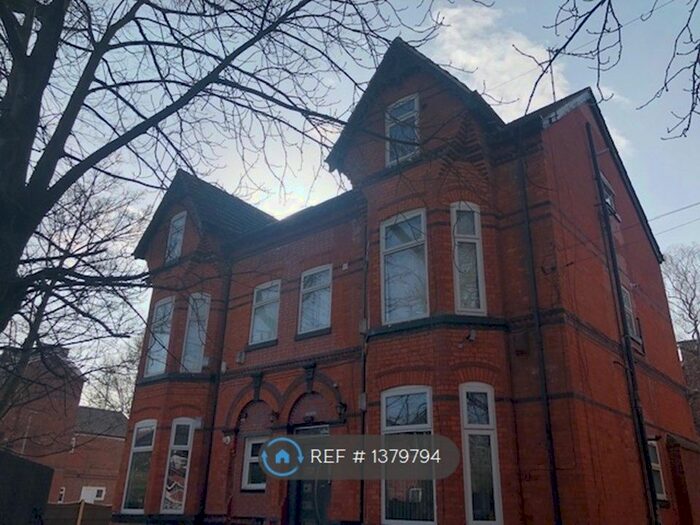 4 Bedroom Flat To Rent In Polygon Road, Manchester, M8