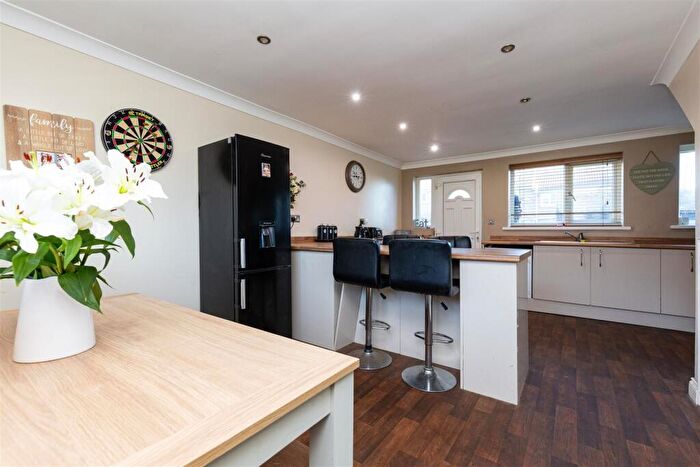 3 Bedroom End Of Terrace House For Sale In Lime Park, Brandon, DH7