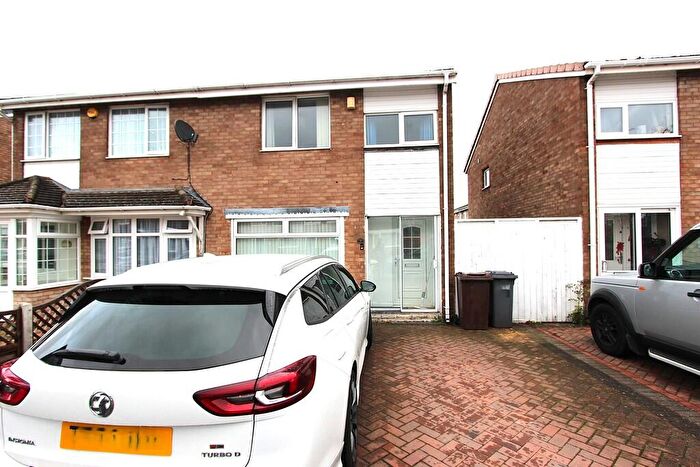 3 Bedroom Semi Detached House To Rent In Aspen Drive, Birmingham, B37