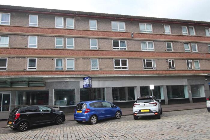 2 Bedroom Flat To Rent In Cathcart Street, Greenock, PA15
