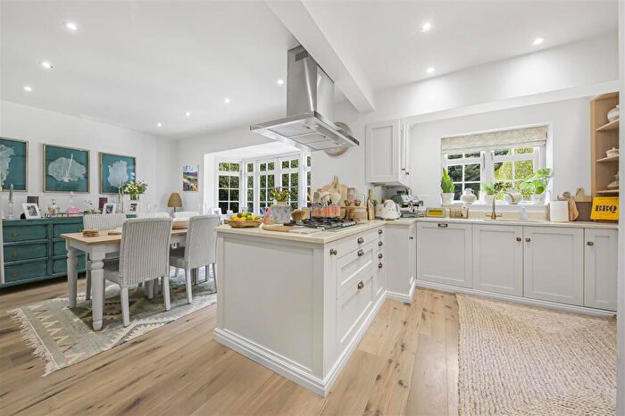 4 Bedroom Semi-Detached House To Rent In Brookland Rise, Hampstead Garden Suburb, NW11