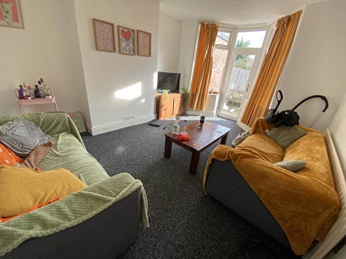 3 Bedroom Semi-Detached House To Rent In Delaine Road, Withington, M20