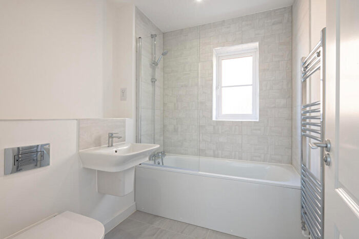 4 Bedroom Detached House For Sale In Marley Lane, Chalgrove, OX44