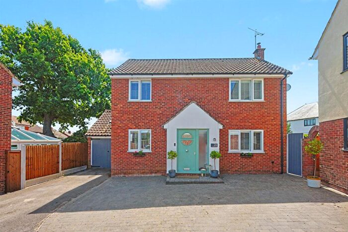 4 Bedroom Detached House For Sale In Sheridan Close, Rayleigh, SS6