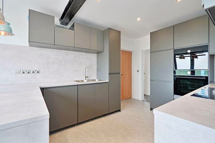 3 Bedroom Semi-Detached House For Sale In Woodview Road, Walkley, Sheffield, S6