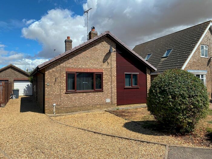 2 Bedroom Bungalow To Rent In Hawthorn Close, Newborough, Peterborough, PE6