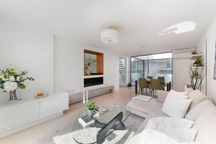 3 Bedroom Terraced House For Sale In Compton Avenue, Islington, London, N1