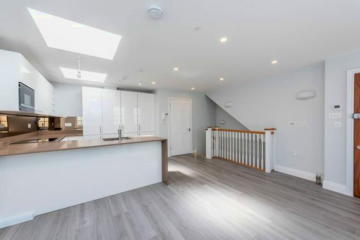 2 Bedroom Flat To Rent In Sefton Street, Putney, London, SW15