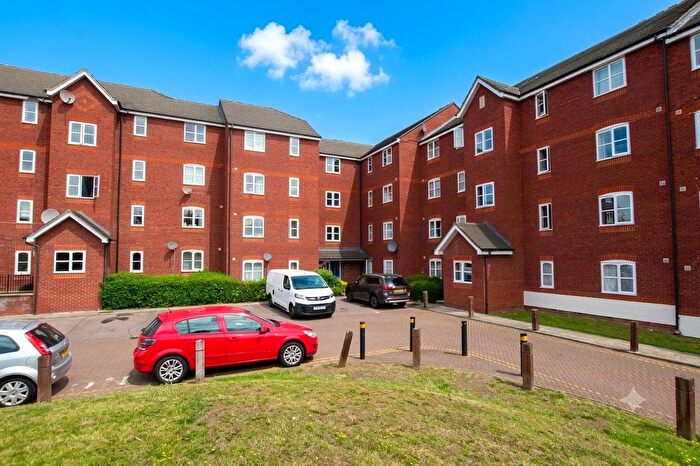 2 Bedroom Flat For Sale In Riverhope Mansions, Harlinger Street, London, SE18