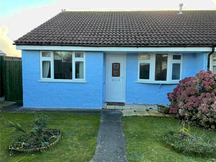 2 Bedroom Bungalow To Rent In Burnett Close, Burnham-on-sea, TA8