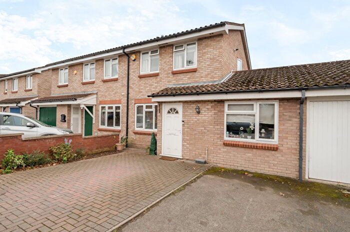 4 Bedroom Semi Detached House For Sale In Kempton Avenue, Hereford, HR4