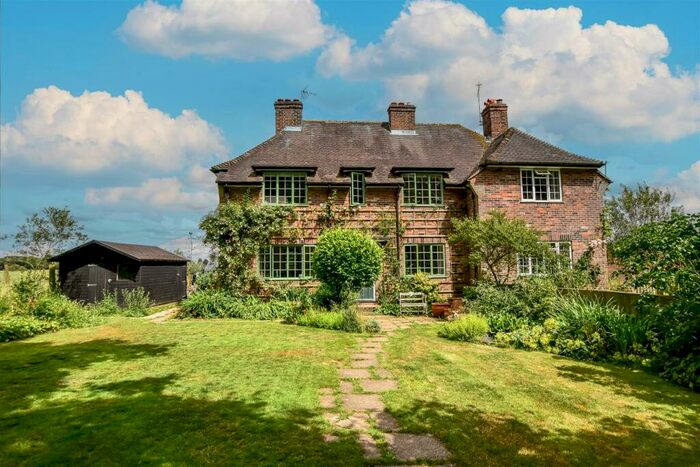 3 Bedroom Semi-Detached House To Rent In Northchurch Common, Berkhamsted, HP4