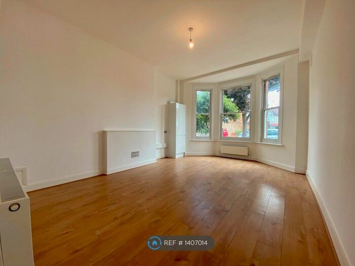1 Bedroom Flat To Rent In Penge, London, SE20