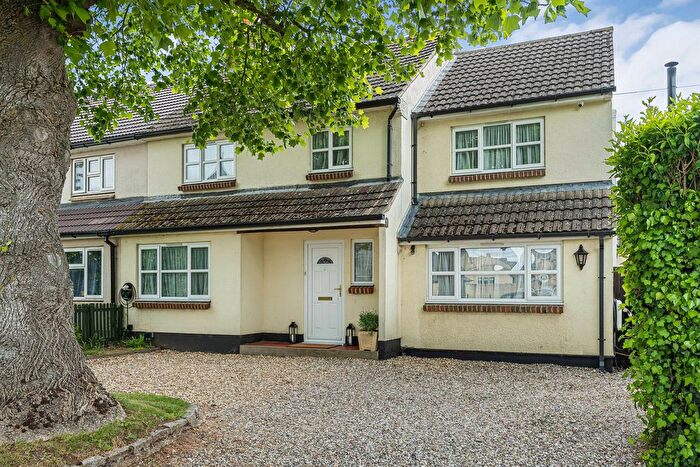 4 Bedroom Semi-detached House For Sale In Station Road, Bletchingdon, OX5