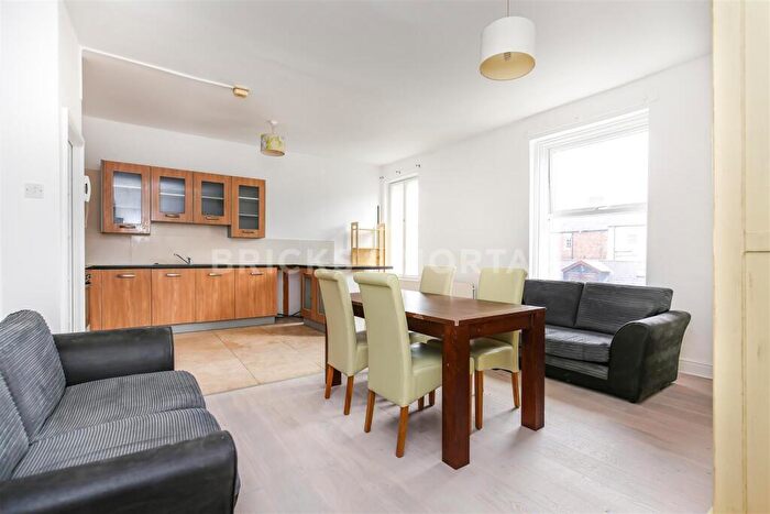 3 Bedroom Apartment To Rent In (£pppw) Westgate Road, City Centre, Newcastle Upon Tyne, NE4
