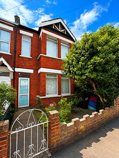 3 Bedroom Terraced House To Rent In Cromwell Road, Hounslow, TW3