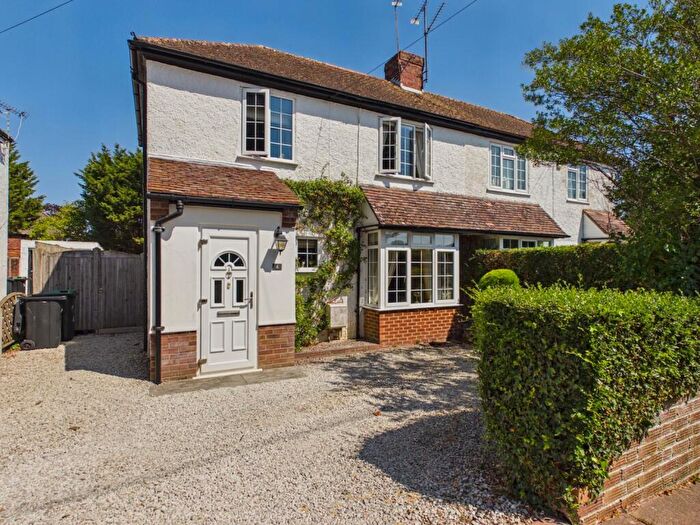 4 Bedroom Semi Detached House For Sale In Westbridge Park, Sherborne, Dorset, DT9