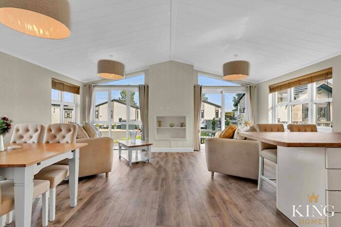 2 Bedroom Park Home For Sale In Two Bed Wessex Classic (), Marston Edge, Lower Quinton, Stratford-upon-Avon, Warwickshire, CV37