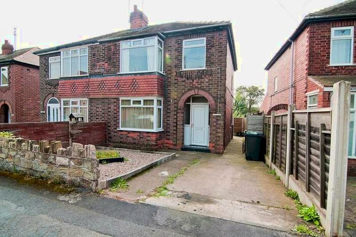 3 Bedroom Semi-Detached House To Rent In St Dominic's Close, Sprotborough, DN5