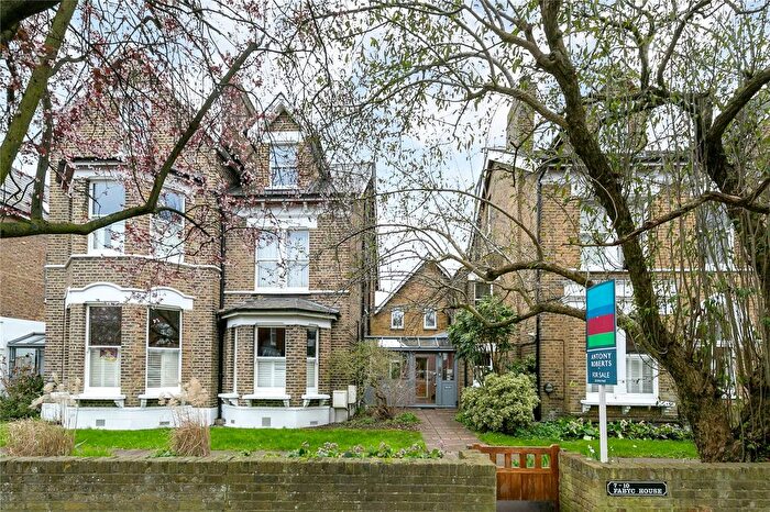2 Bedroom Flat For Sale In Cumberland Road, Kew, Surrey, TW9