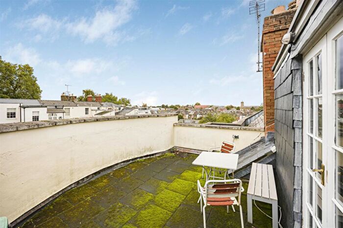 2 Bedroom Apartment For Sale In Wellington Square, Cheltenham, GL50
