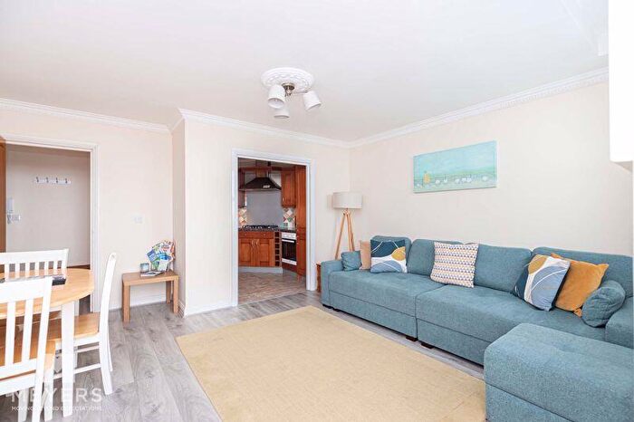 2 Bedroom Flat To Rent In Burlington Mansions, Owls Road, Bournemouth, BH5