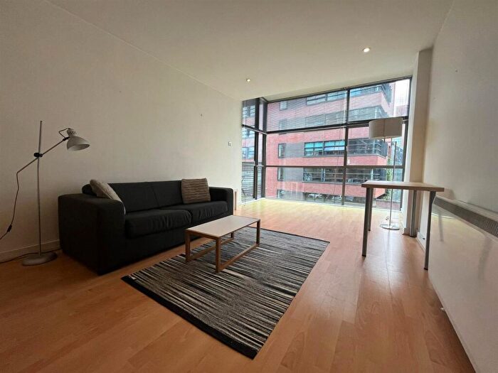 1 Bedroom Apartment To Rent In Deansgate Quay, Deansgate, Manchester, M3