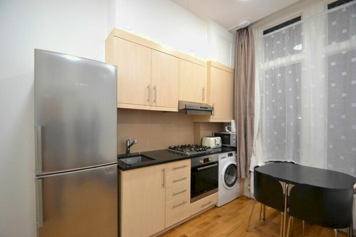 Studio To Rent In Uxbridge Road, Ealing W3