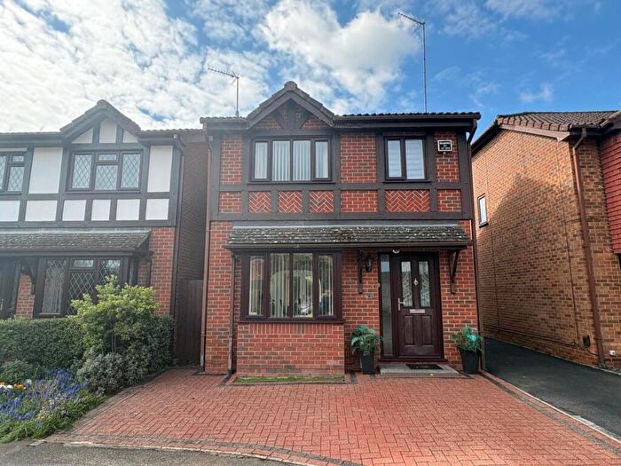 3 Bedroom Detached House For Sale In Attlee Close, Spinney Hill, Northampton, NN3