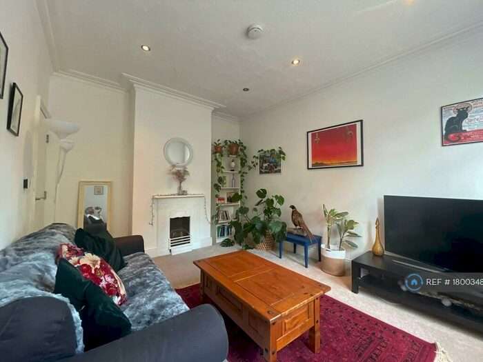 2 Bedroom Flat To Rent In Morris Lane, Leeds, LS5