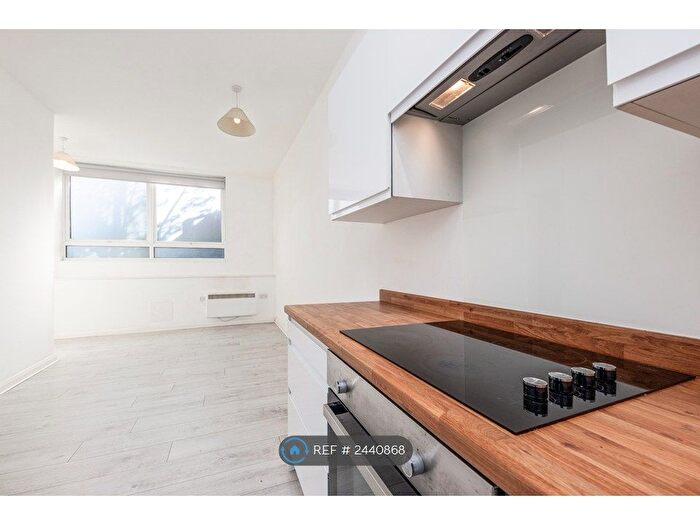 1 Bedroom Flat To Rent In New Road Avenue, Chatham, ME4