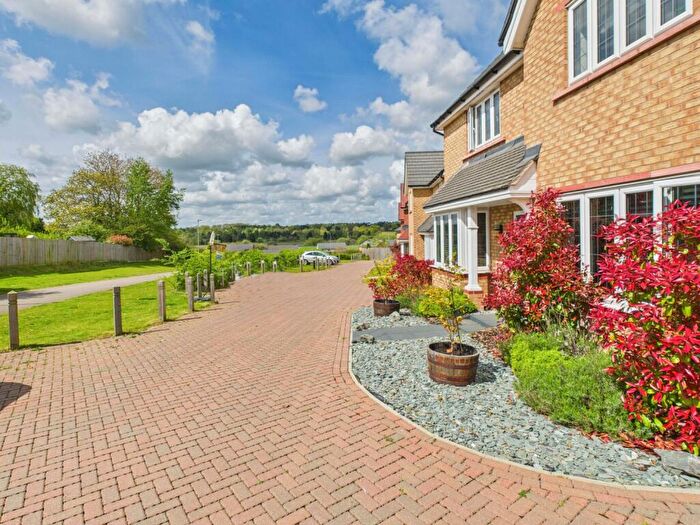 4 Bedroom Detached House For Sale In Tarry Way, Northampton, Northamptonshire, NN2