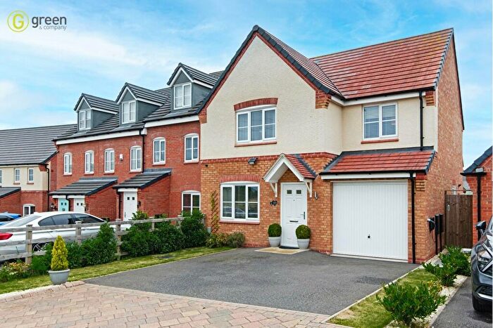 4 Bedroom Detached House For Sale In Spicer Close, Coton Lane, B79