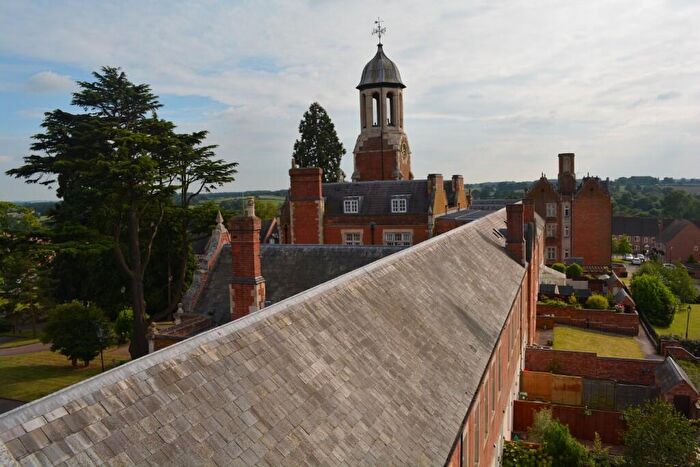 4 Bedroom Duplex To Rent In Tredington Park, Warwick, Warwickshire, CV35