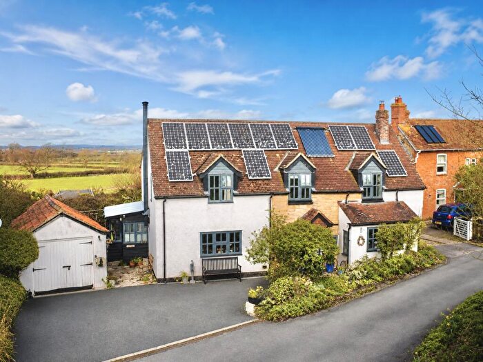 4 Bedroom Detached House For Sale In The Common, East Stour, Dorset, SP8