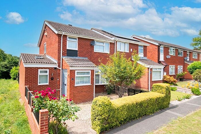 3 Bedroom Semi-Detached House For Sale In Blaydon Walk, Wellingborough, NN8