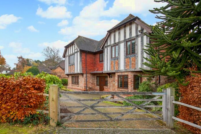 5 Bedroom Detached House To Rent In Heathermead, West Chiltington, RH20