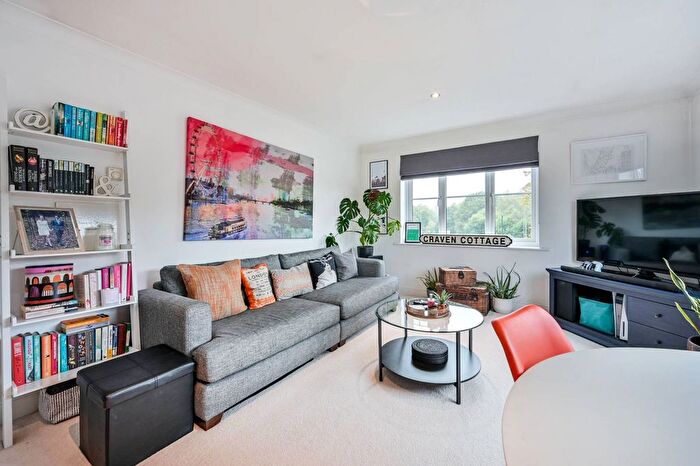 1 Bedroom Flat For Sale In Boundary House, Guildford, GU4