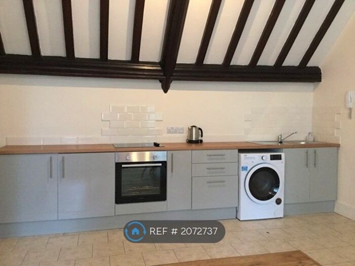 Studio To Rent In The Old Vicarage Horsefair, Banbury, OX16